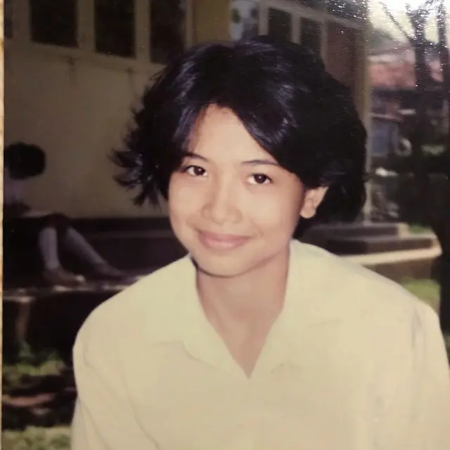 Jadi Seorang Nenek, Ini 7 Potret Masa Muda Feni Rose yang Sudah Memesona