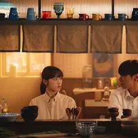 Lee Sung Kyung dan Kim Young Kwang di serial drakor "Call It Love". (Foto: Disney)