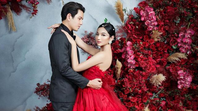 Segera Menikah, Ini Gaya Mesra Pemotretan Glenca Chysara dan Rendi John