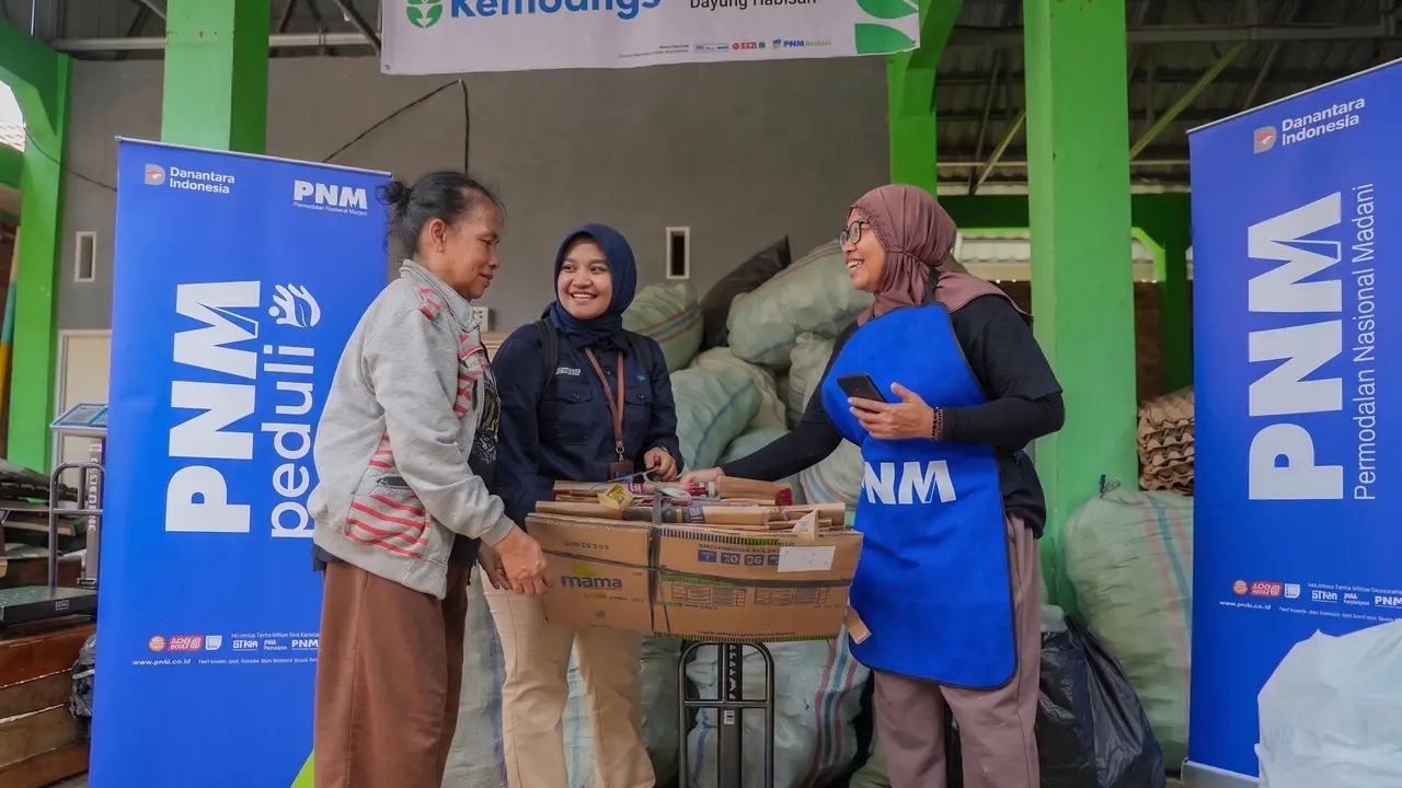 Leni Ubah Sampah Jadi Harapan, Holding Ultra Mikro Dampingi Perjuangannya di Danau Sipin