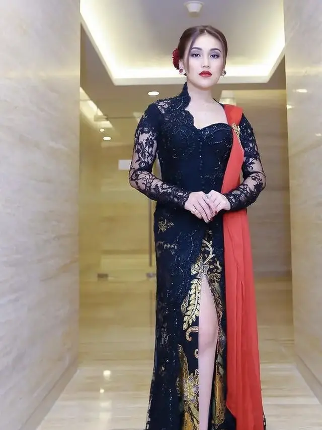Potret Ayu Ting Ting Kenakan Kebaya Berbagi Warna Lengkap dengan Gaya Rambutnya Bisa Jadi Inspirasi/dok. @ayutingting92