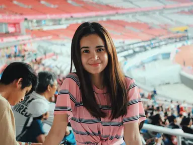 Michelle Ziudith mulai merambah dunia hiburan saat ikut berpartisipasi dalam ajang Miss Celebrity tahun 2009 silam. Aktris berdarah campuran Belanda ini lahir di Medan 24 tahun silam. (Liputan6.com/IG/@michelleziu)