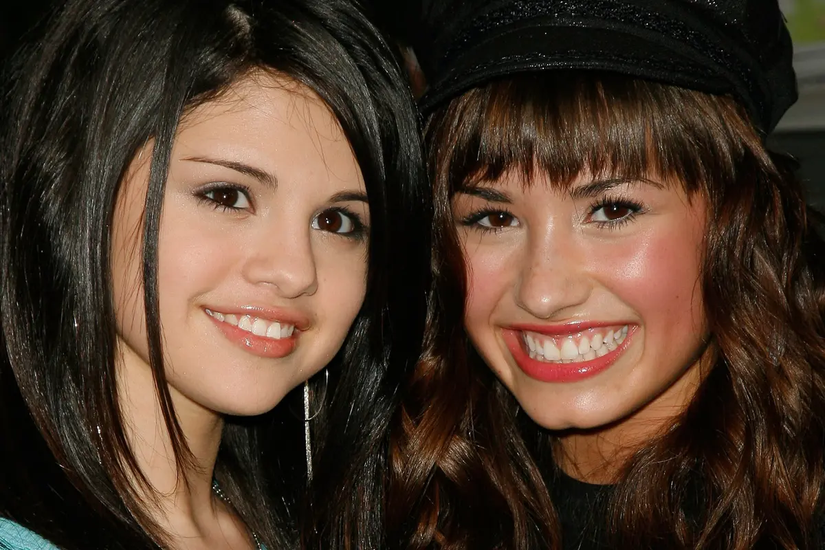 Selena Gomez dan Demi Lovato
