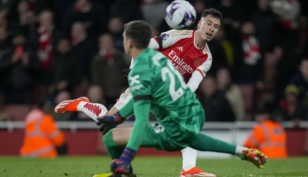 Derby London kali ini jadi jadi kesempatan Arsenal untuk menjauh dari kejaran rival di papan atas klasemen sementara. (AP Photo/Kin Cheung)