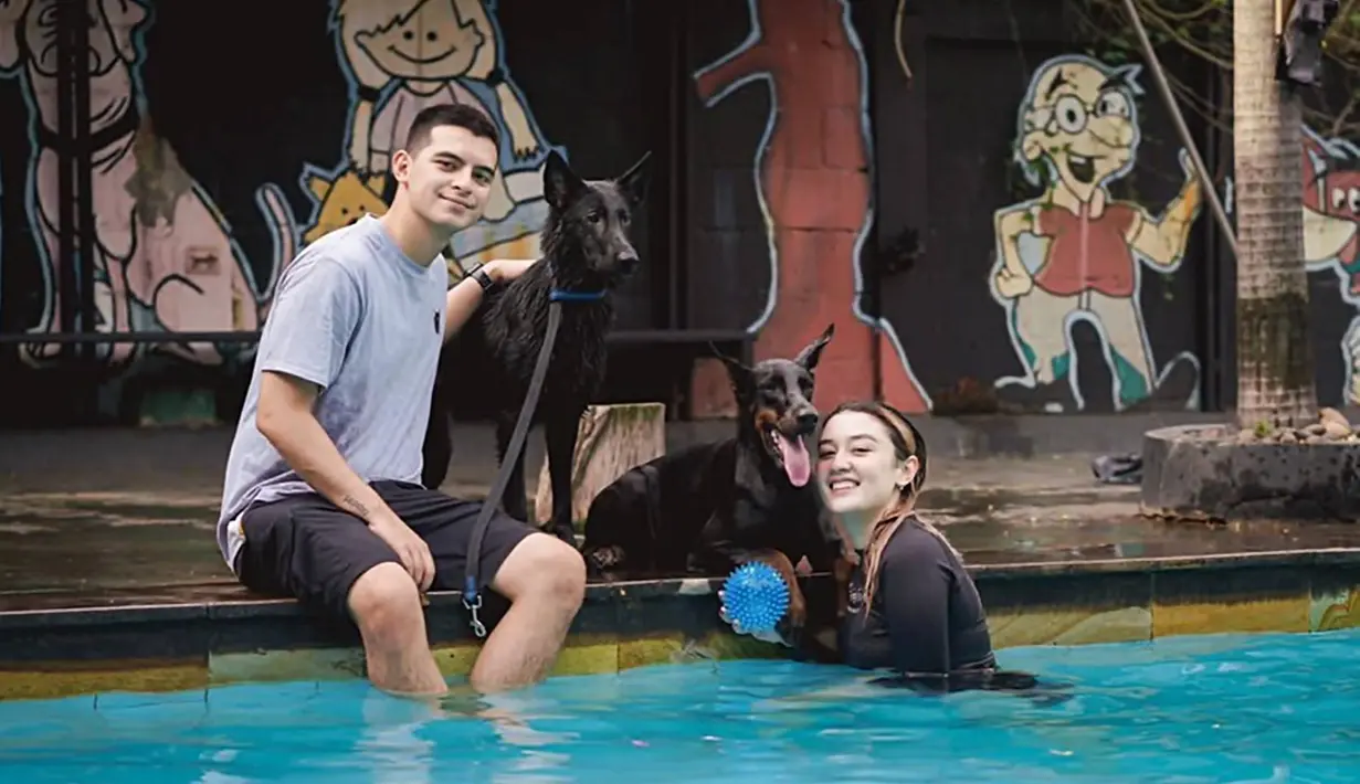 Ciccio Manassero merupakan aktor yang namanya makin terkenal usai main sinetron Ganteng-Ganteng Serigala. Kini ia pun tetap eksis di dunia akting dan tampil dalam berbagai proyek seperti web series yang sedang populer. (Liputan6.com/IG/@ciomanassero)