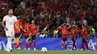 Timnas Spanyol meraih kemenangan 5-4 atas Timnas Prancis pada laga semifinal UEFA Nations League musim ini di&nbsp;MHPArena, Stuttgart, Jumat (6/5/2025) dini hari WIB. Hasil itu membuat La Roja melenggang ke final dan akan menantang Portugal. (AFP/FRANCK FIFE)