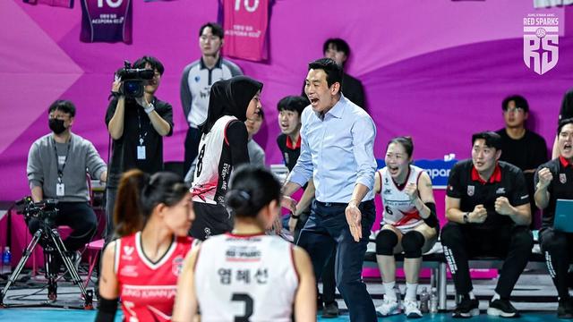 Megawati Hangestri Pertiwi - Red Sparks - Liga Voli Korea - Bola Voli