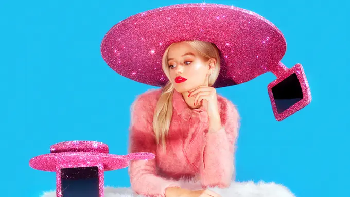 ‘Selfie Hat’ Pengganti Tongsis yang Siap Jadi Trend Fashion 2015