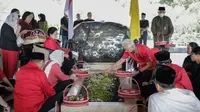 Ganjar-Mahfud dan Megawati ziarah ke makam Bung Karno di Blitar. (Istimewa)