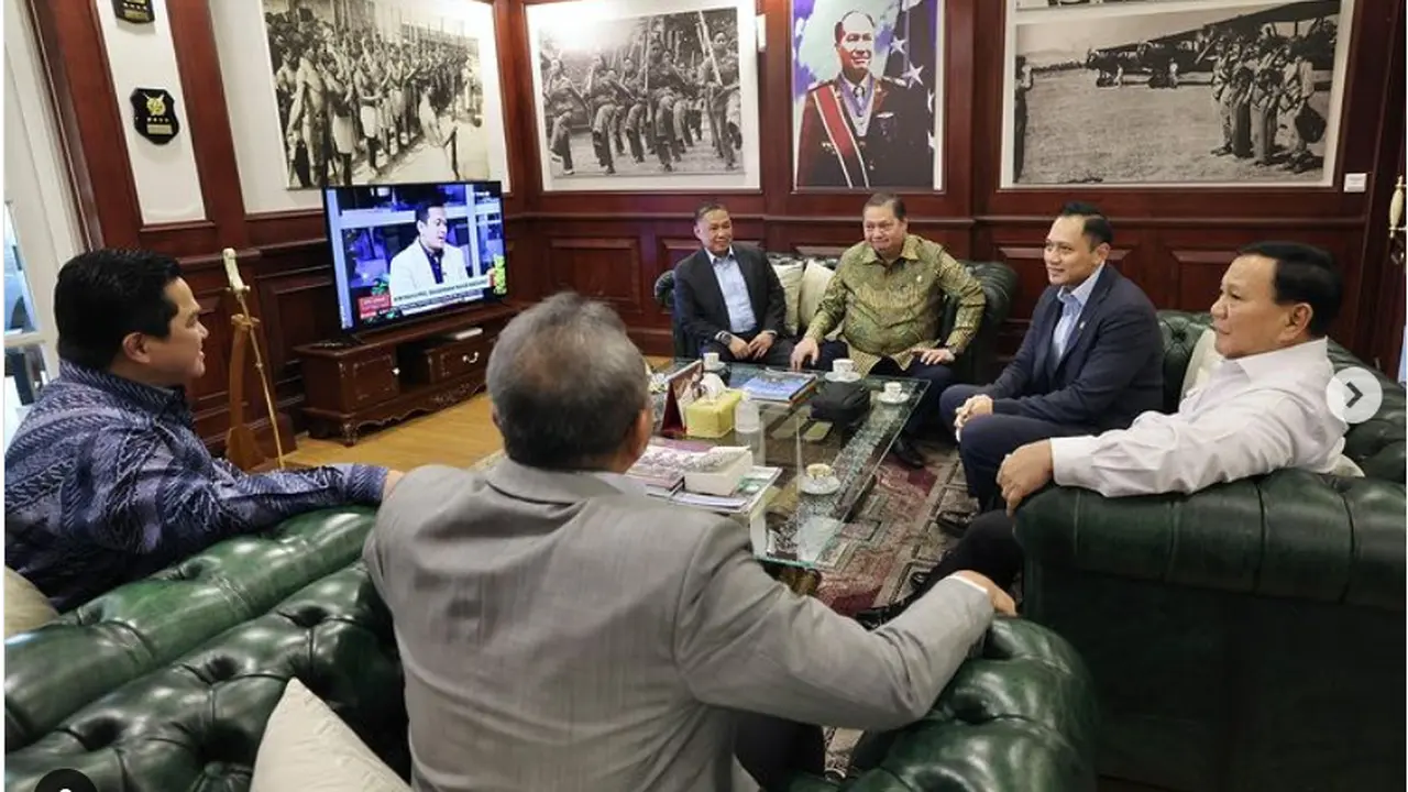 Menteri Pertahanan sekaligus Presiden Terpilih RI, Prabowo Subianto mengumpulkan sejumlah ketua umum (ketum) partai politik (parpol) Koalisi Indonesia Maju (KIM), Kamis (20/6/2024).