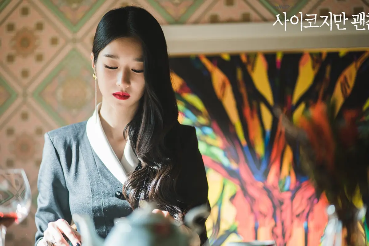 Tiru Gaya Makeup ala Seo Ye Ji dalam Drama It’s Okay To Not Be Okay, Tampilkan Sisi Misterius yang Menggoda