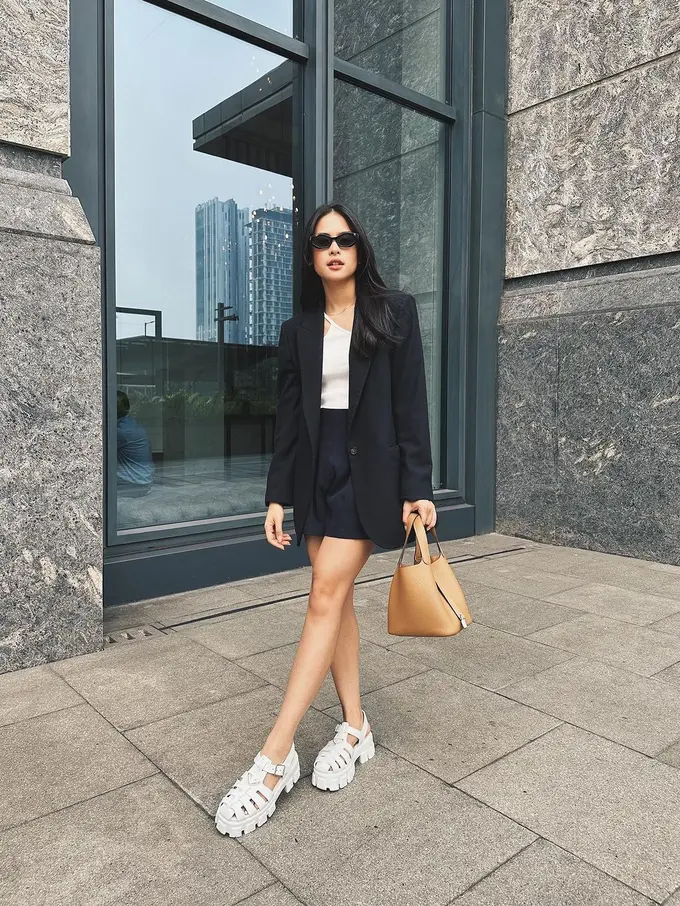 Outfit ngantor ala seleb