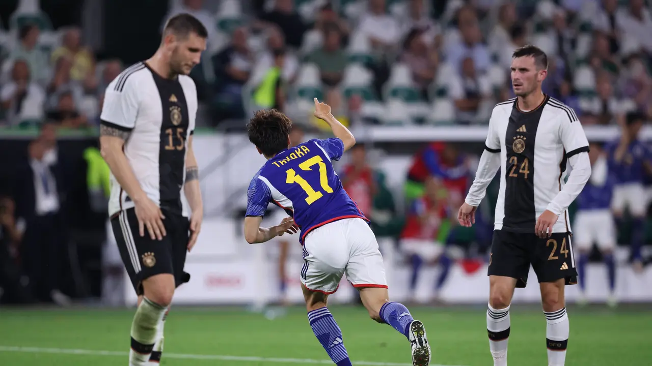 Selebrasi pemain Jepang ketika menjebol gawang Jerman di laga uji coba