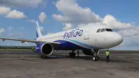 Pesawat Indigo Airlines rute Bengaluru – Denpasar – Bengaluru saat tiba di Bandara Ngurah Rai, Bali, Jumat (29/3/2024). (Dok Humas Bandara Ngurah Rai).