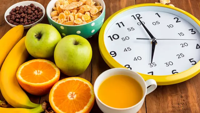 Telat Makan Siang? Ini Jam Makan Siang yang Tepat untuk Jaga Energi dan Fokus Sepanjang Hari! (Foto dok : Freepik/mater1305)