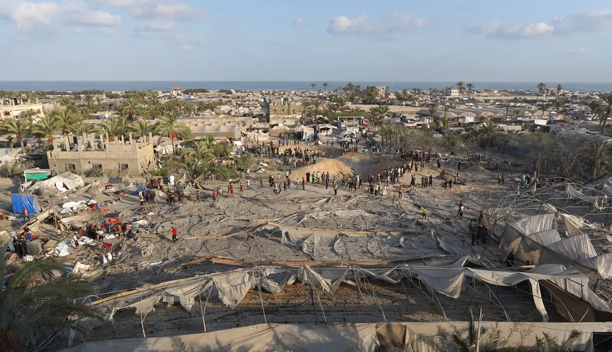 Badan pertahanan sipil Gaza mengatakan bahwa serangan Israel terhadap zona kemanusiaan di selatan wilayah Palestina menewaskan 40 orang dan melukai 60 lainnya. (Bashar TALEB/AFP)