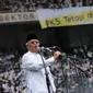 Hilmi Aminuddin (Ketua Majelis Syuro PKS) juga ikut memberikan orasi politiknya saat Kampanye Akbar PKS di Stadion GBK Jakarta