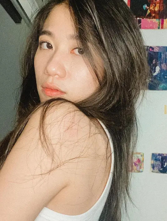 Seringnya Gigi eks Cherrybelle mengunggah foto tanpa makeup. (FOTO: instagram.com/gigigitch)