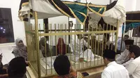 Putri Ma'ruf Amin, Siti Nur Azizah berziarah ke makam pahlawan Raden Aria Wangsakara di Lengkong Kiai, Pagedangan.