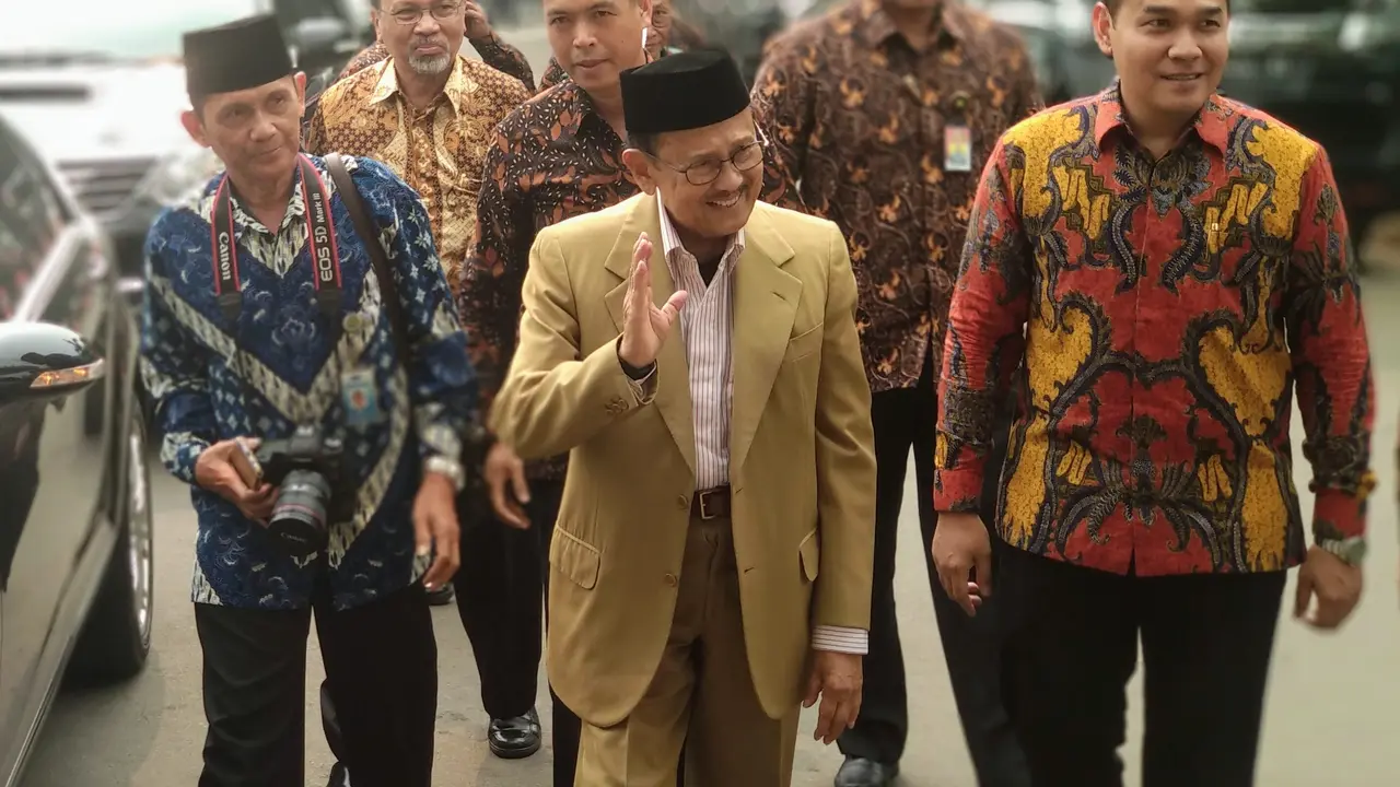 BJ Habibie Jengguk SBY. (Liputan6.com/Putu Merta)