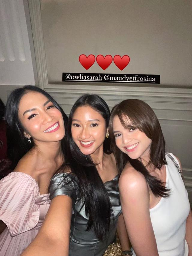 8 Potret Seleb Hadiri Pernikahan Adinda Thomas, Jennifer Dunn Tampil Manglingi