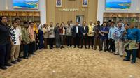 Dialog warga Pulau Rempang, kampung tua Pasir merah dengan Komisi VI DPR RI. (Foto: Liputan6.com/Ajang Nurdin)