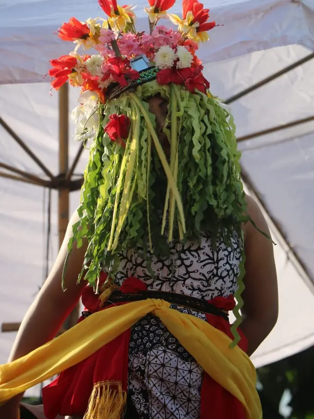 Penari Sblang Olehsari (Istimewa)