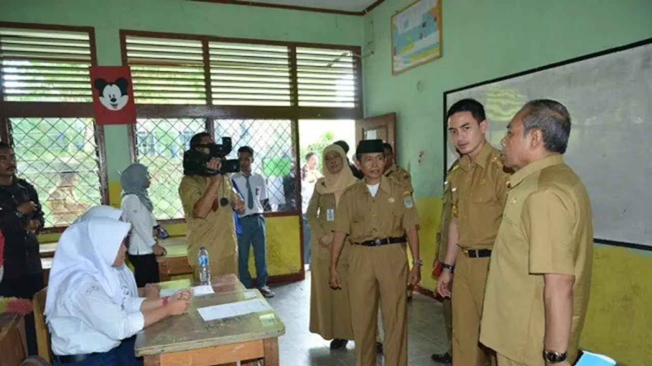 Bagaimana Nasib Gaji 5.000 Guru Honorer Jambi?