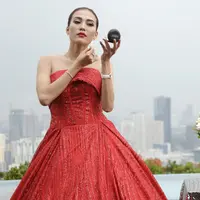 Grand launching Airish London bersamaan dengan pesta ulang tahun owner, Puput Carolina. (Sumber foto: Daniel Kampua/Bintang.com)