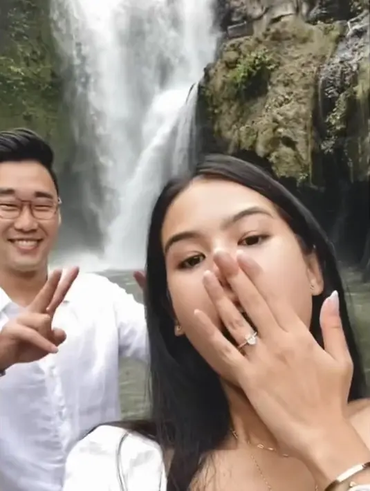 Unggahan tersebut sontak ramai dibanjiri komentar dari para netizen yang tak kuasa menahan haru dan rasa gemas melihat romantisnya sejoli ini. (Instagram/maudyayunda).