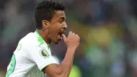 Gelandang VfL Wolfsburg asal Brasil, Luiz Gustavo. (AFP/Patrik Stollarz)