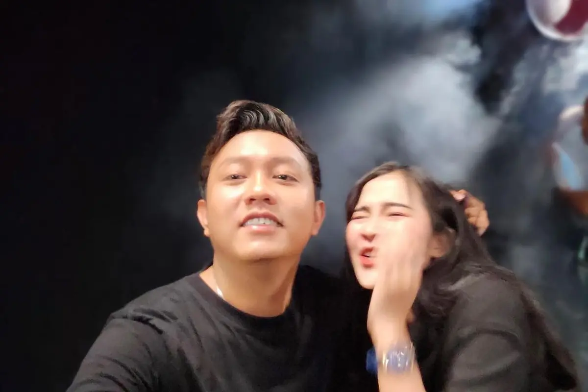 Resmi di Lamar, Ini 7 Potret Mesra Denny Caknan dan Bella Bonita