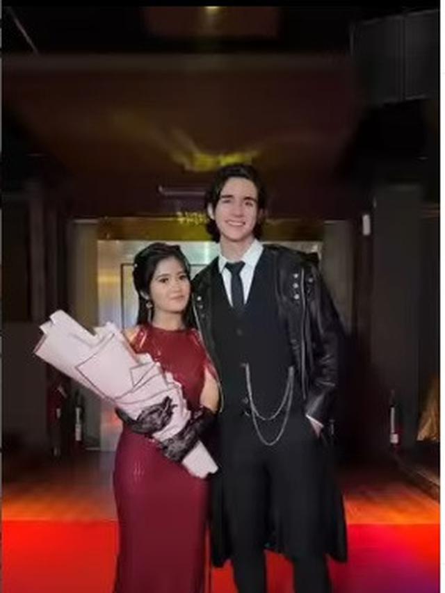 Emiliano Cortizo hadir dalam Pesta Sweet 17 Chika putri Puput (Foto: Instagram @emilianocortizo)