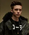 Brooklyn Joseph Beckham, lahir di London ,Inggris , Britania Raya usia 16 tahun. Brooklyn adalah putra dari atlet terkenal David Beckham.  ( via instagram@brooklynbeckham/Bintang.com)