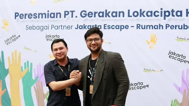 Ammar Zoni terlibat dalam upaya pelestarian area wisata Rumah Perubahan Jakarta Escape (Kapanlagi.com - Muhammad Akrom Sukarya)