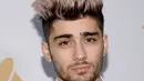 Lepas dari sosoknya yang pendiam sejak memutuskan hengkang dari boyband One Direction, Zayn Malik tetaplah pria tampan yang bikin jatuh cinta penggemarnya. (AFP/Bintang.com)