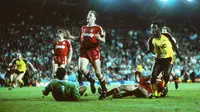 Liverpool kalah 0-2 dari Arsenal pada pekan terakhir Liga Inggris 1988-1989 di Stadion Anfield, 26 Mei 1989. Kekalahan itu membuat The Reds gagal merengkuh trofi juara liga. (dok. Arsenal)