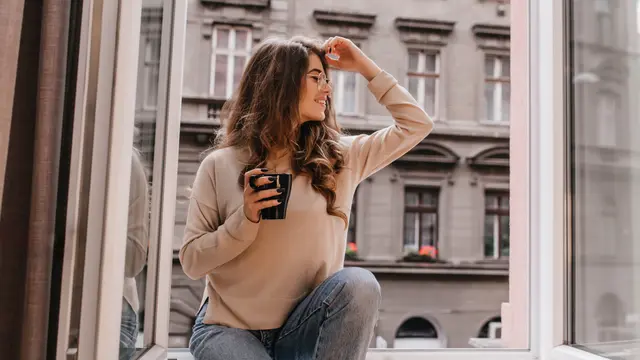 wanita november aura positif