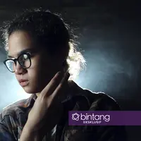 Dul Jaelani bicara tentang keinginan menggantikan Ahmad Dhani dan project musik yang mandiri. (Photographer: Nurwahyunan/Bintang.com, Digital Imaging: Muhammad Iqbal Nurfajri/Bintang.com)
