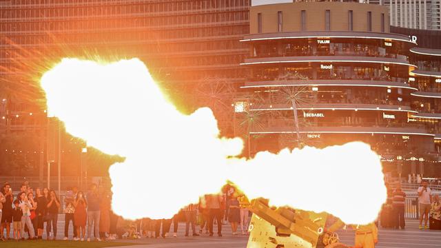 Melihat Tembakan Meriam Tanda Buka Puasa Ramadhan di Dubai
