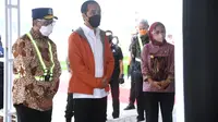 Presiden Joko Widodo saat meninjau Bandara Jenderal Besar Soedirman, Purbalingga, Jumat (11/6/2021)