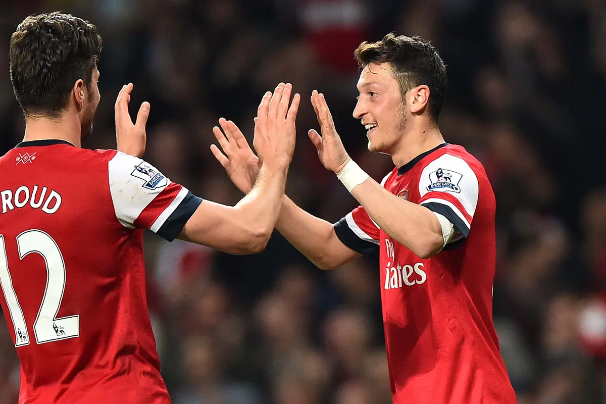 Operan Ajaib Giroud, Mudahkan Ozil Cetak Gol