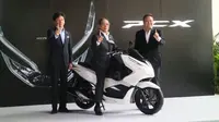 Honda all new PCX 150 resmi meluncur di Indonesia hadir dengan dua tipe yakni CBS dijual Rp 27 juta dan ABS Rp 32 juta. (Herdi Muhardi)