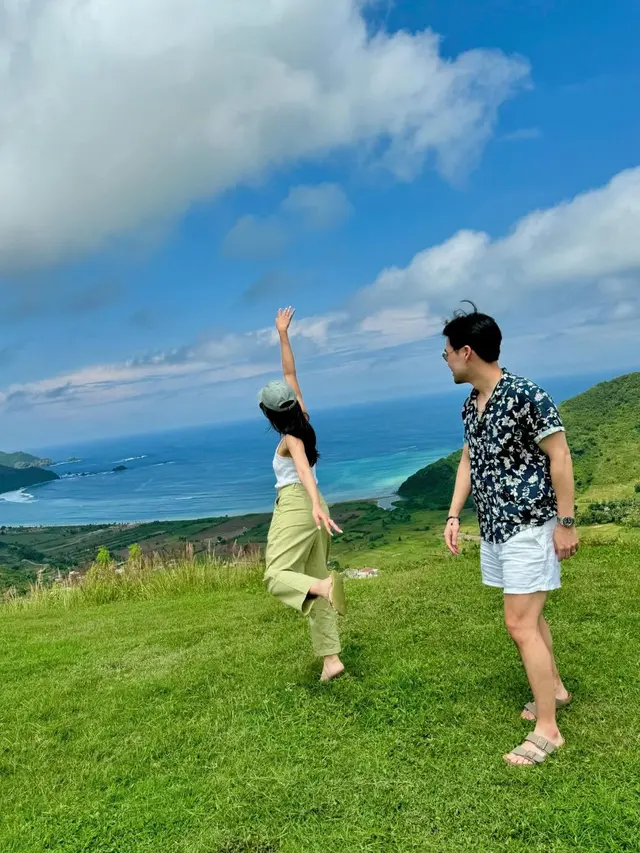 Maudy Ayunda dan Jesse Choi di Lombok