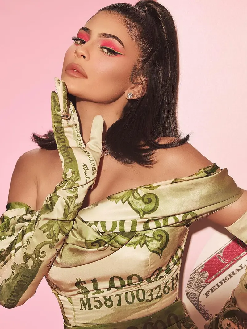 Kylie Jenner Rayakan Ulang Tahun dengan Koleksi Makeup Bertabur Dollar