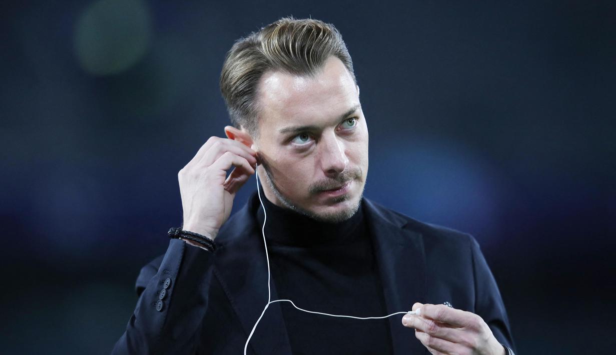 Matthias Jaissle - Keberhasilan RB Salzburg menahan imbang Bayern Munchen 1-1 tak lepas dari peran Matthias Jaissle. Pelatih yang baru berusia 33 tahun ini tercatat sebagai juru taktik termuda di babak 16 besar Liga Champions 2021/2022. (AFP/Ronny Hartmann)