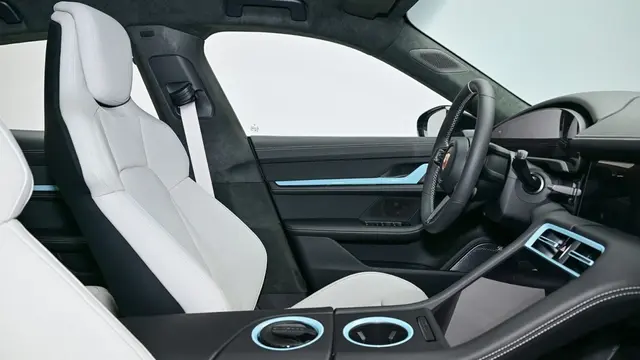 Interior Porsche-Jennie