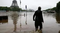 Foto-foto Dramatis di Pinterest Saat Paris Terendam Banjir