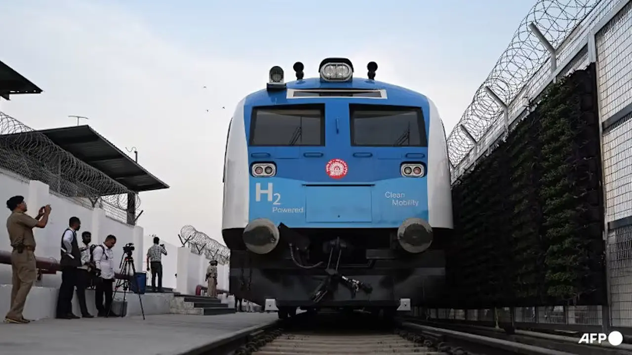 Kereta Api Hidrogen Pertama di India (Dok: AFP/Arun Sankar)