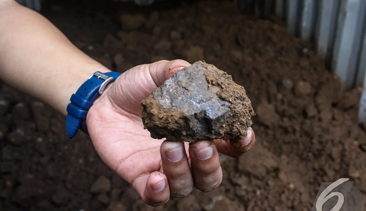 Barang bukti minerba ilegal yang berhasil disita tersebut senilai lebih dari Rp 1,6 miliar dengan potensi kerugian negara senilai Rp 161 juta, Tanjung Priok, Jakarta, Rabu (5/11/2014) (Liputan6.com/Faizal Fanani)
